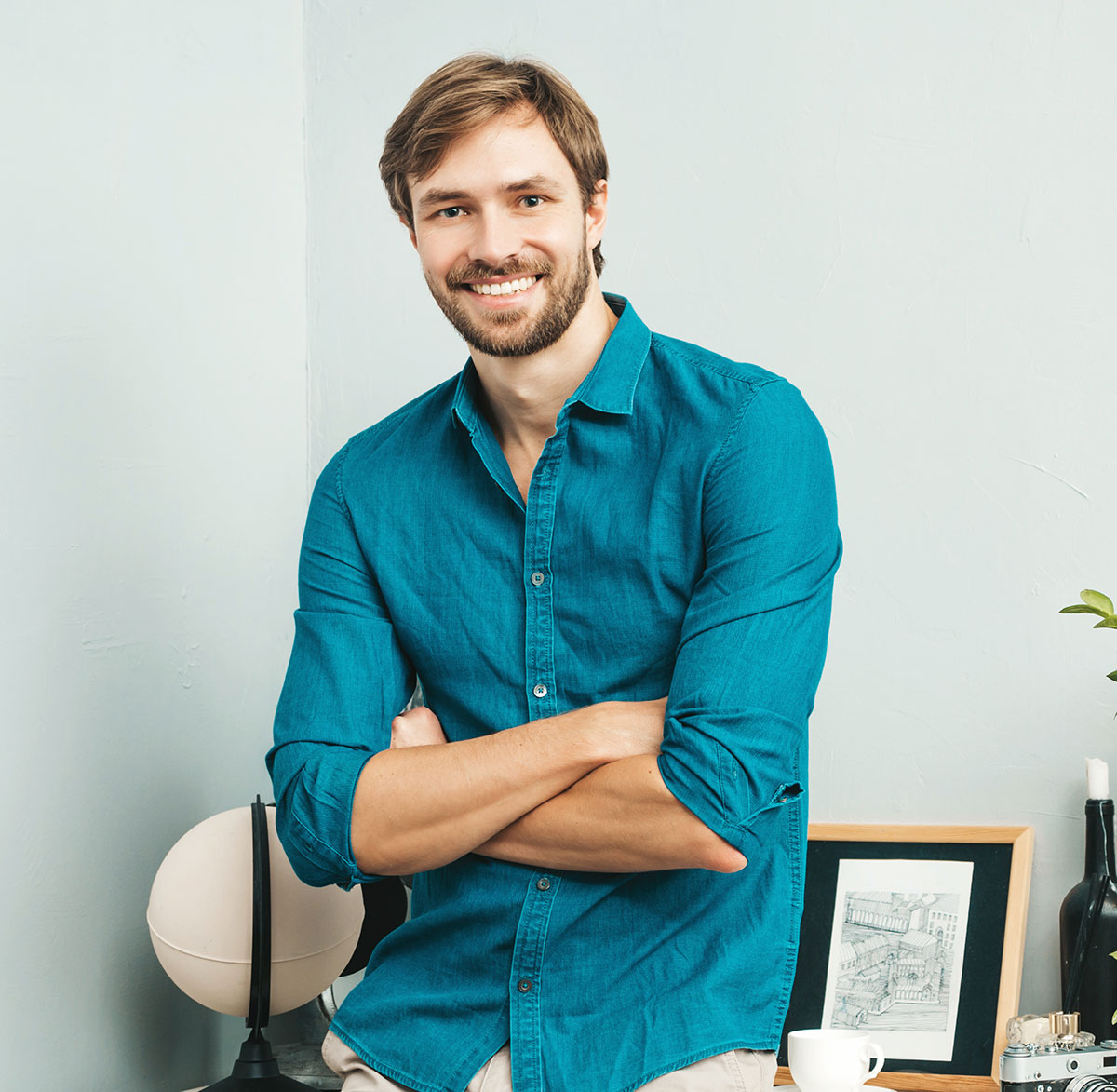 portrait-of-young-handsome-man-posing-in-the-offic-resize.jpg portrait-of-young-handsome-man-posing-in-the-offic-resize.jpg